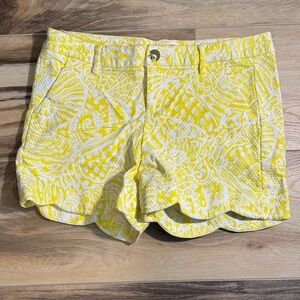 Lilly Pulitzer Palmita Stretch Shorts – Lilly’s Lemon Print Size 8 Scalloped Hem